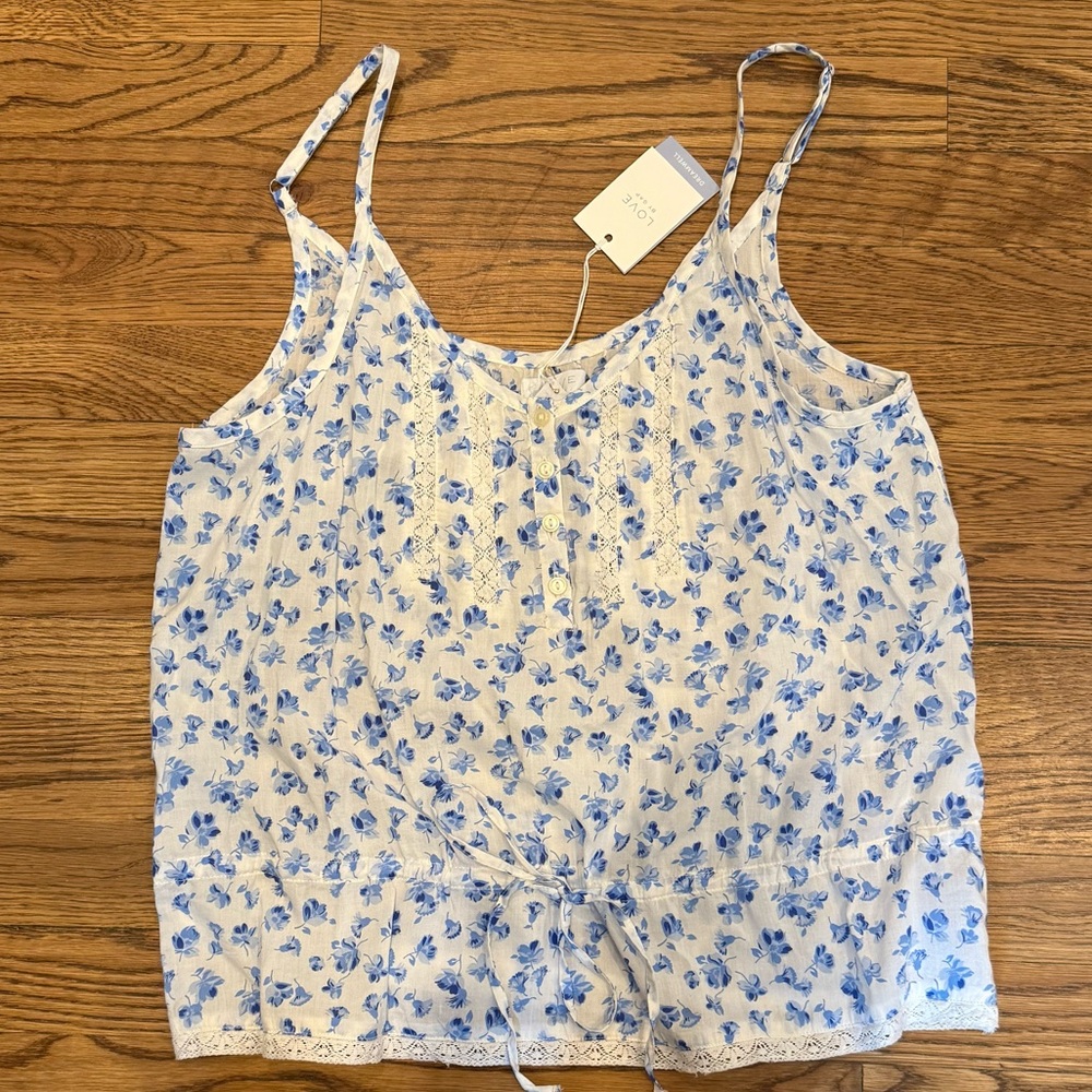 NWT gap top - Picture 2 of 8
